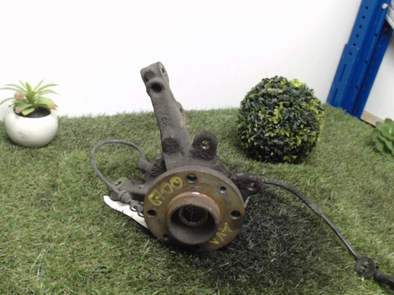 Moyeu avant droit RENAULT TWINGO 2 PHASE 1 Essence - 1