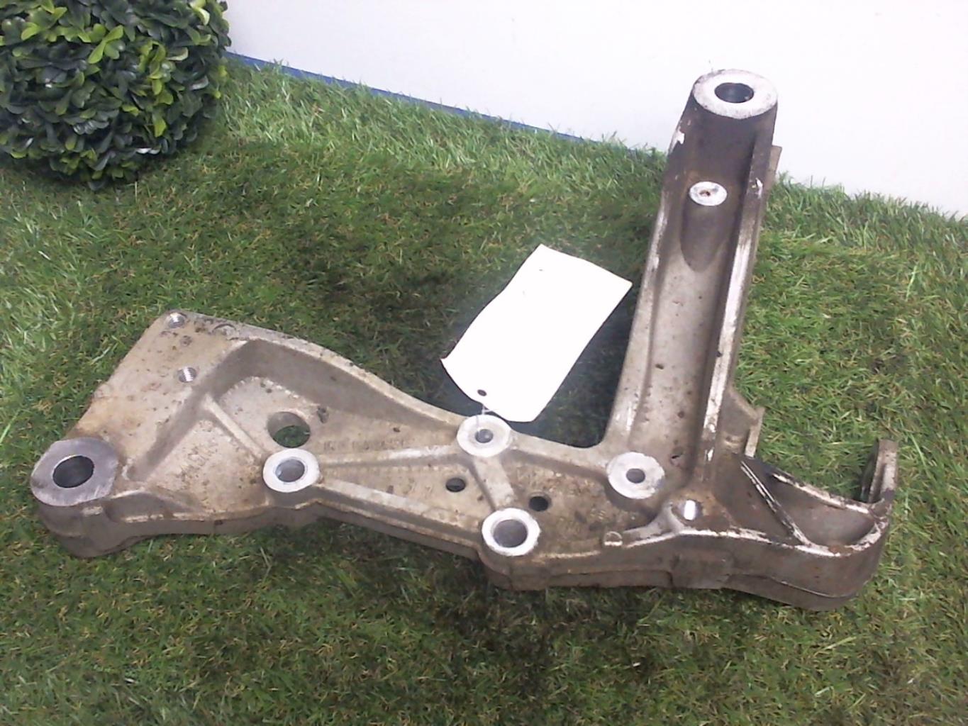 Support moteur droit VOLKSWAGEN GOLF 5 Diesel - 1