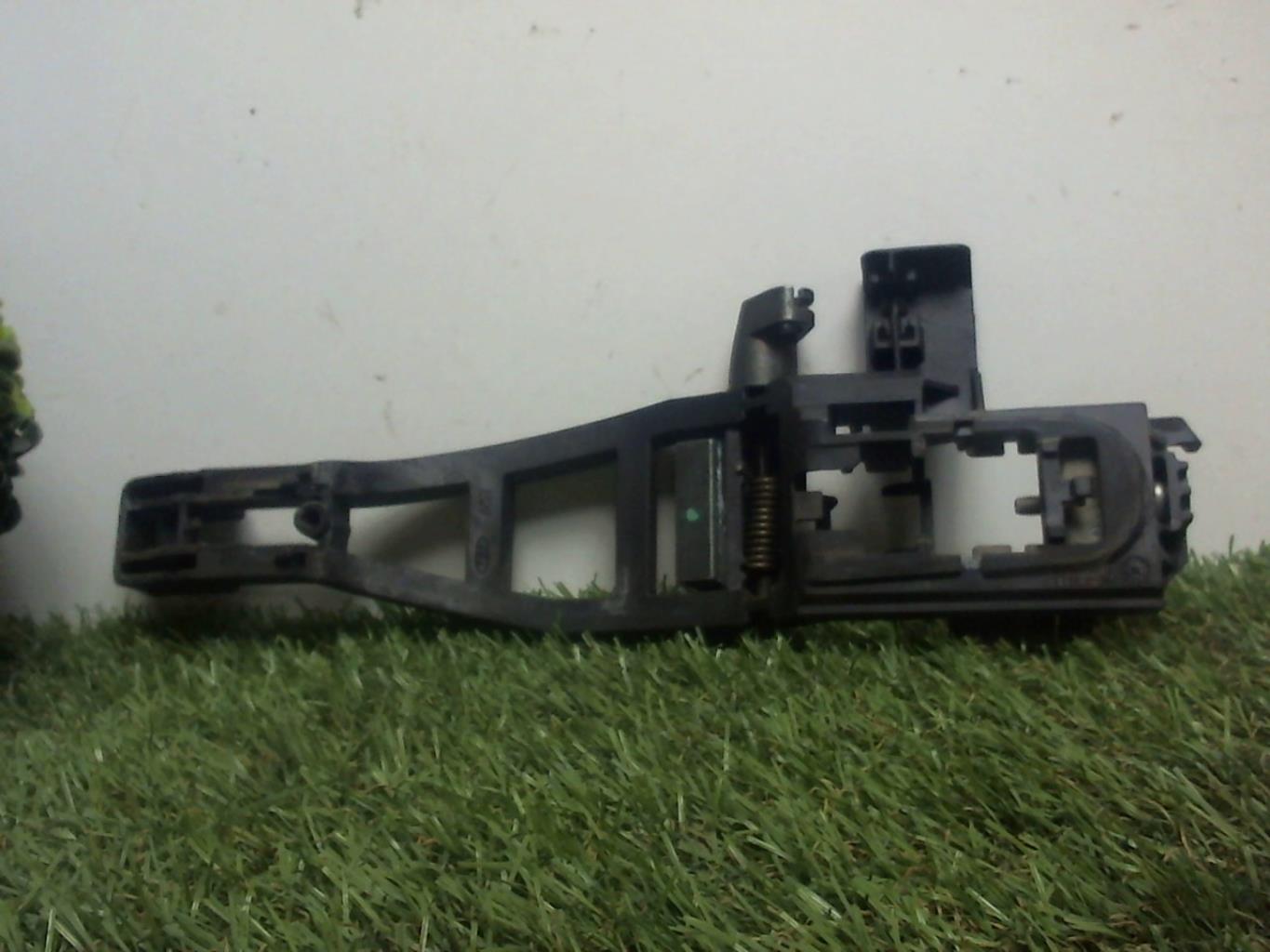 Support poignee porte arriere gauche FORD C-MAX 1 PHASE 1 Diesel - 1