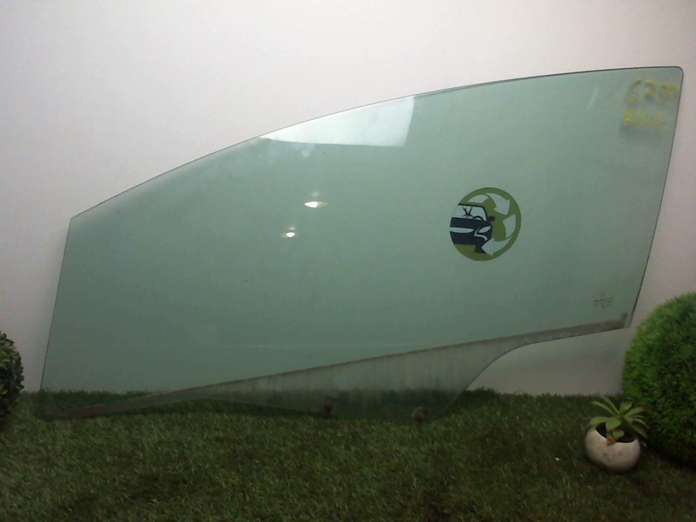 Vitre avant gauche CITROEN C4 1 PHASE 1 COUPE Diesel - 1