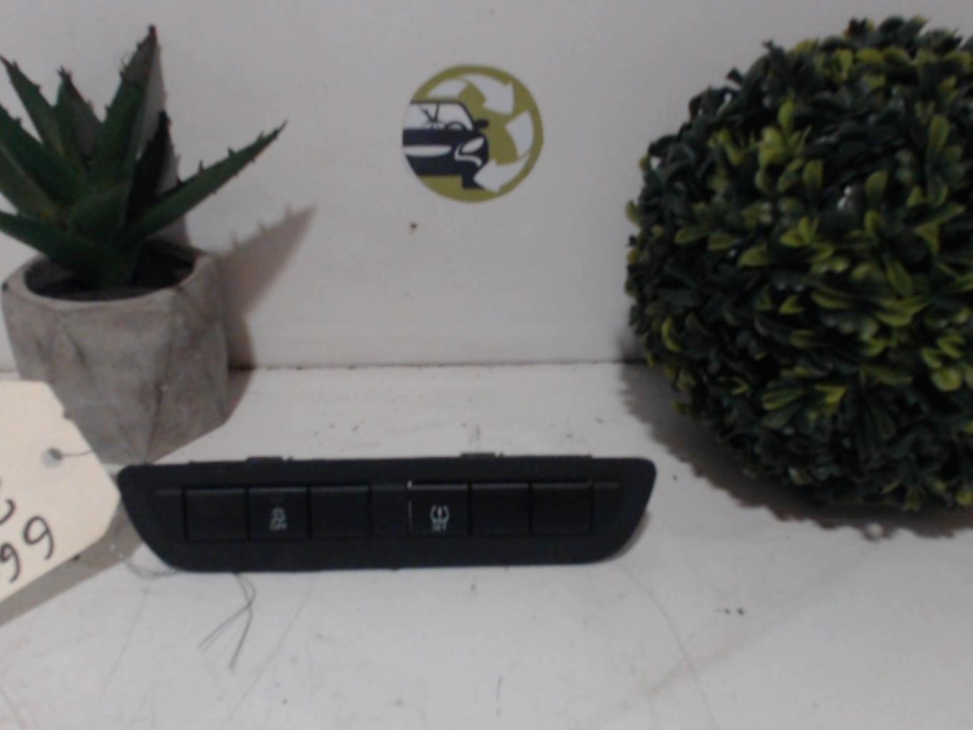 Bouton/Interrupteur PEUGEOT 208 1 PHASE 2 Diesel - 1