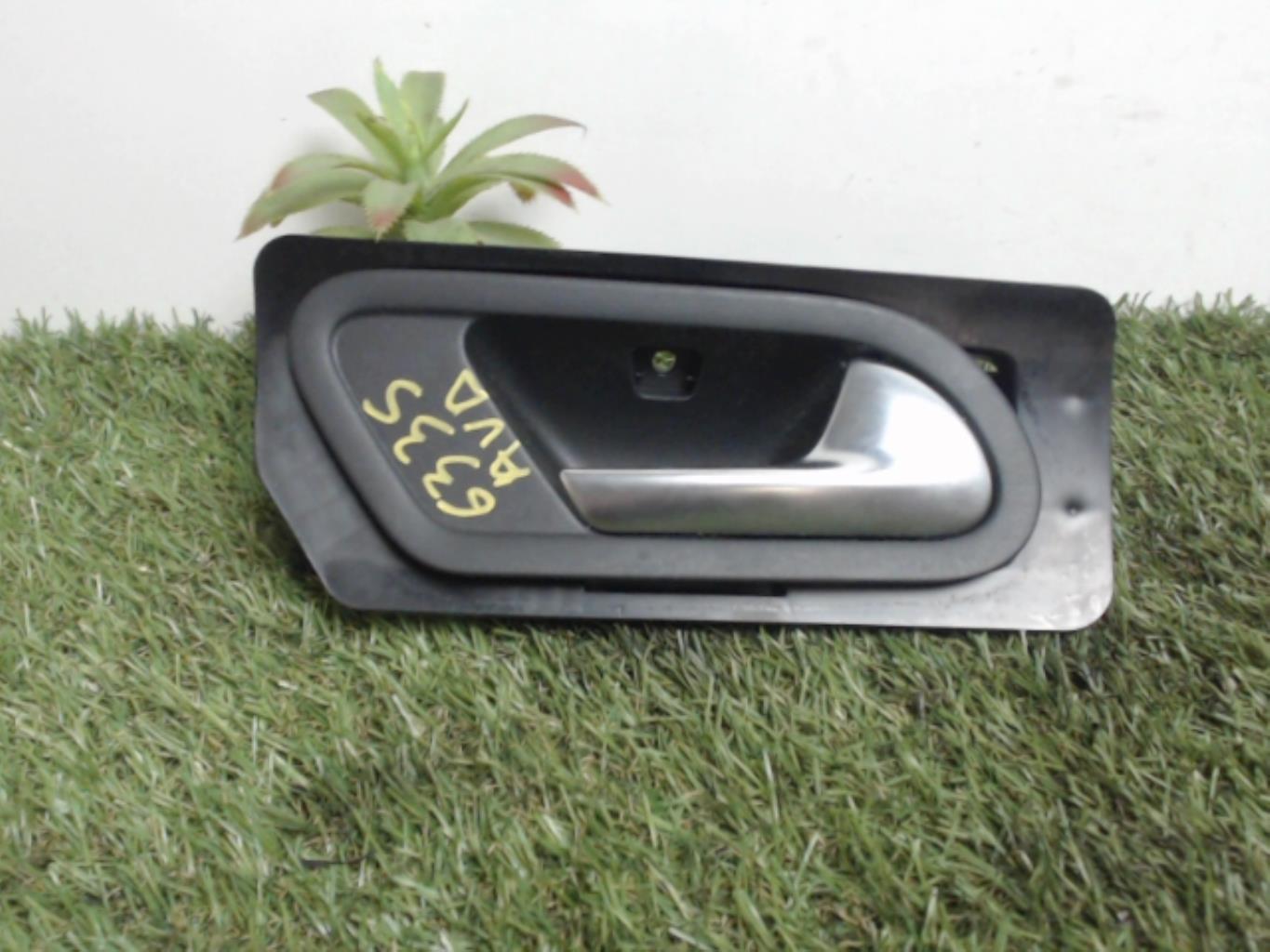 Poignee interieur avant droit VOLKSWAGEN EOS CABRIO PHASE 1 Essence - 1