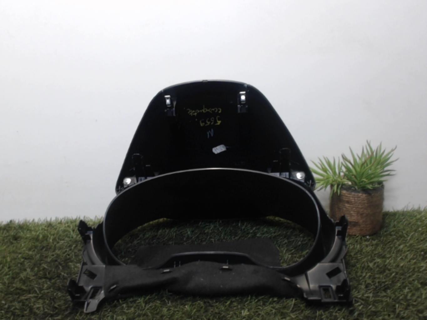 Casquette tableau de bord    - 1