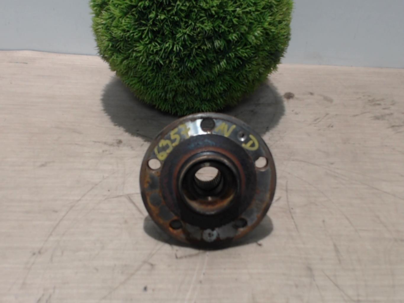 Moyeu avant droit AUDI TT 2 COUPE PHASE 1 Essence - 1