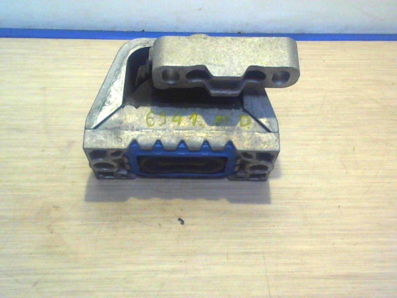 Support moteur droit VOLKSWAGEN PASSAT 5 Diesel - 1