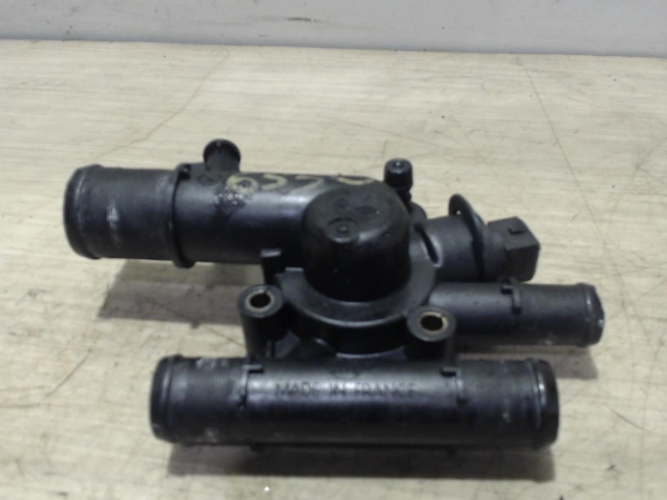 Boitier eau RENAULT CLIO 2 PHASE 1 Diesel - 1