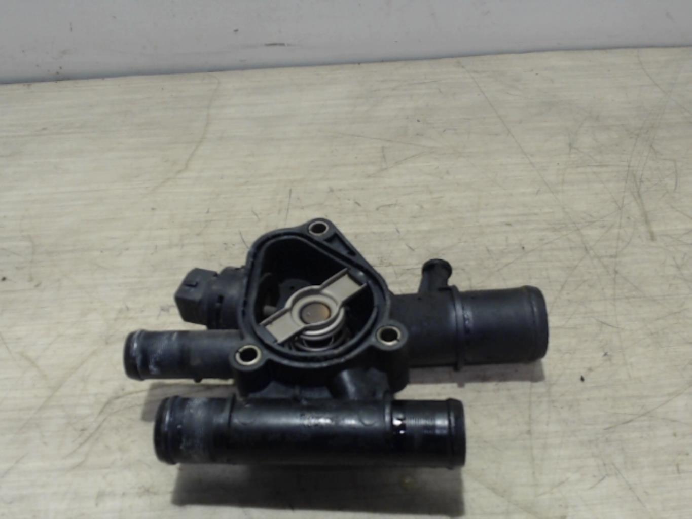 Boitier eau RENAULT MEGANE 2 PHASE 1 Diesel - 1