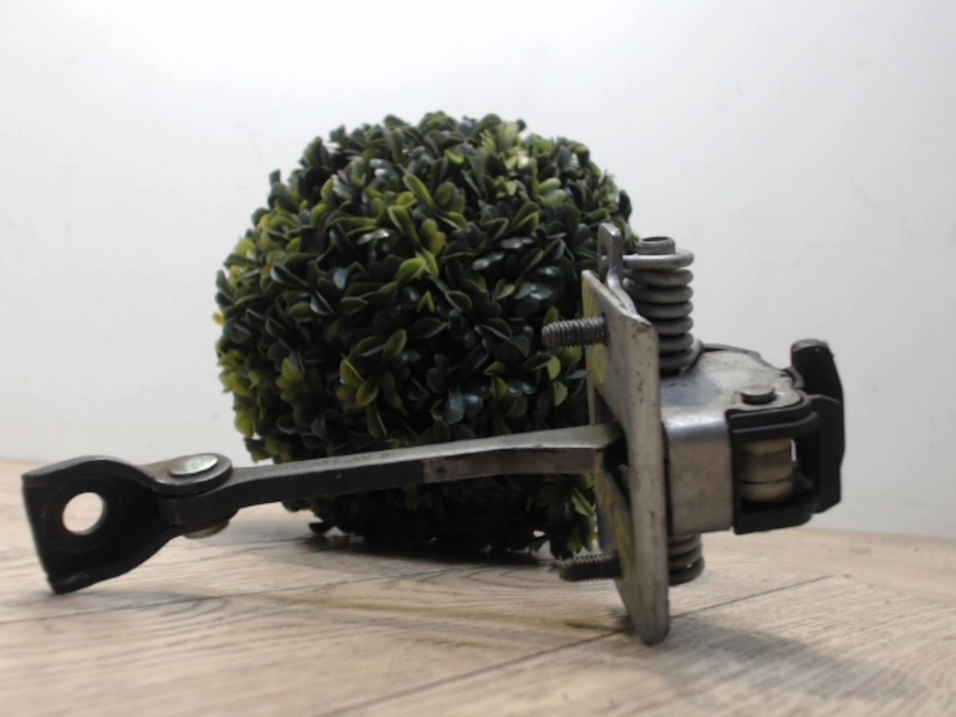 Charniere de porte avant droit CITROEN C3 2 PHASE 1 Diesel - 1