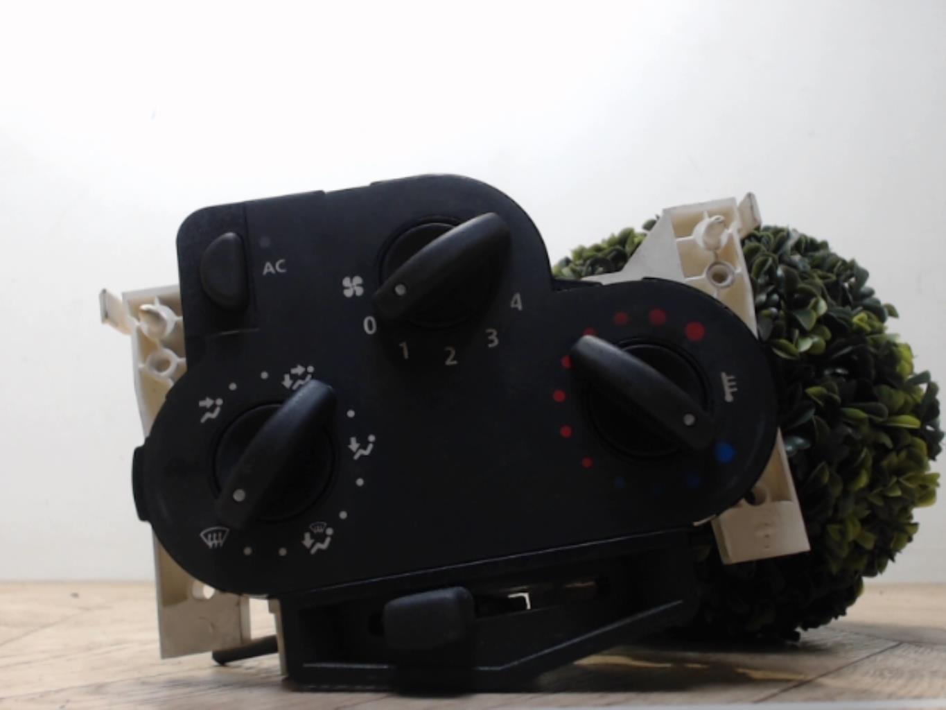 Commande chauffage DACIA LOGAN MCV 1 PHASE 1 BREAK Diesel - 1