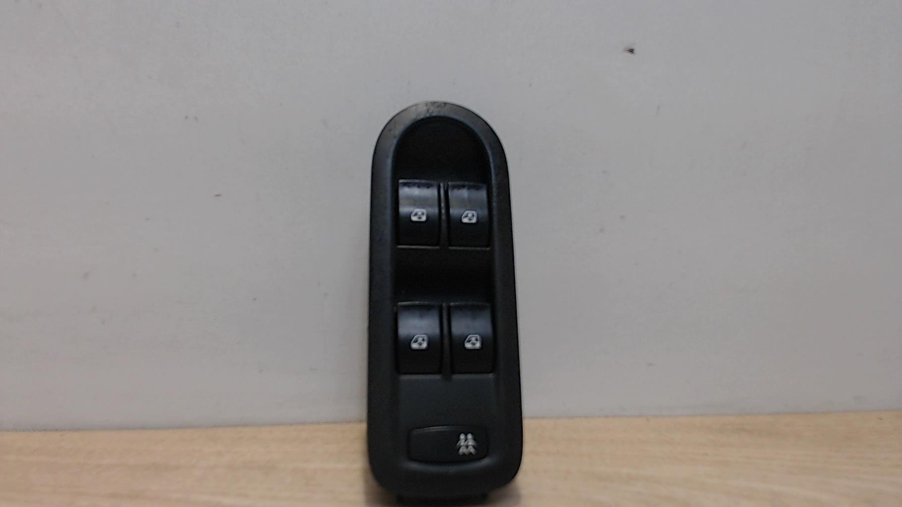 Interrupteur de leve vitre RENAULT SCENIC 2 PHASE 1 Diesel - 1