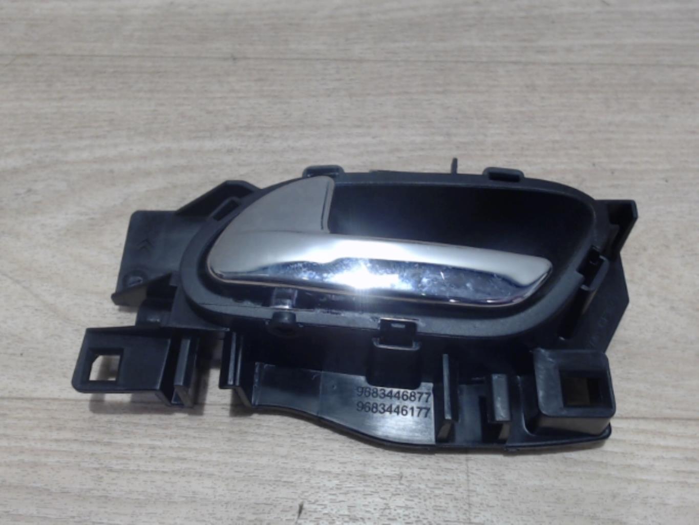 Poignee interieur arriere gauche CITROEN C3 2 PHASE 1 Diesel - 1