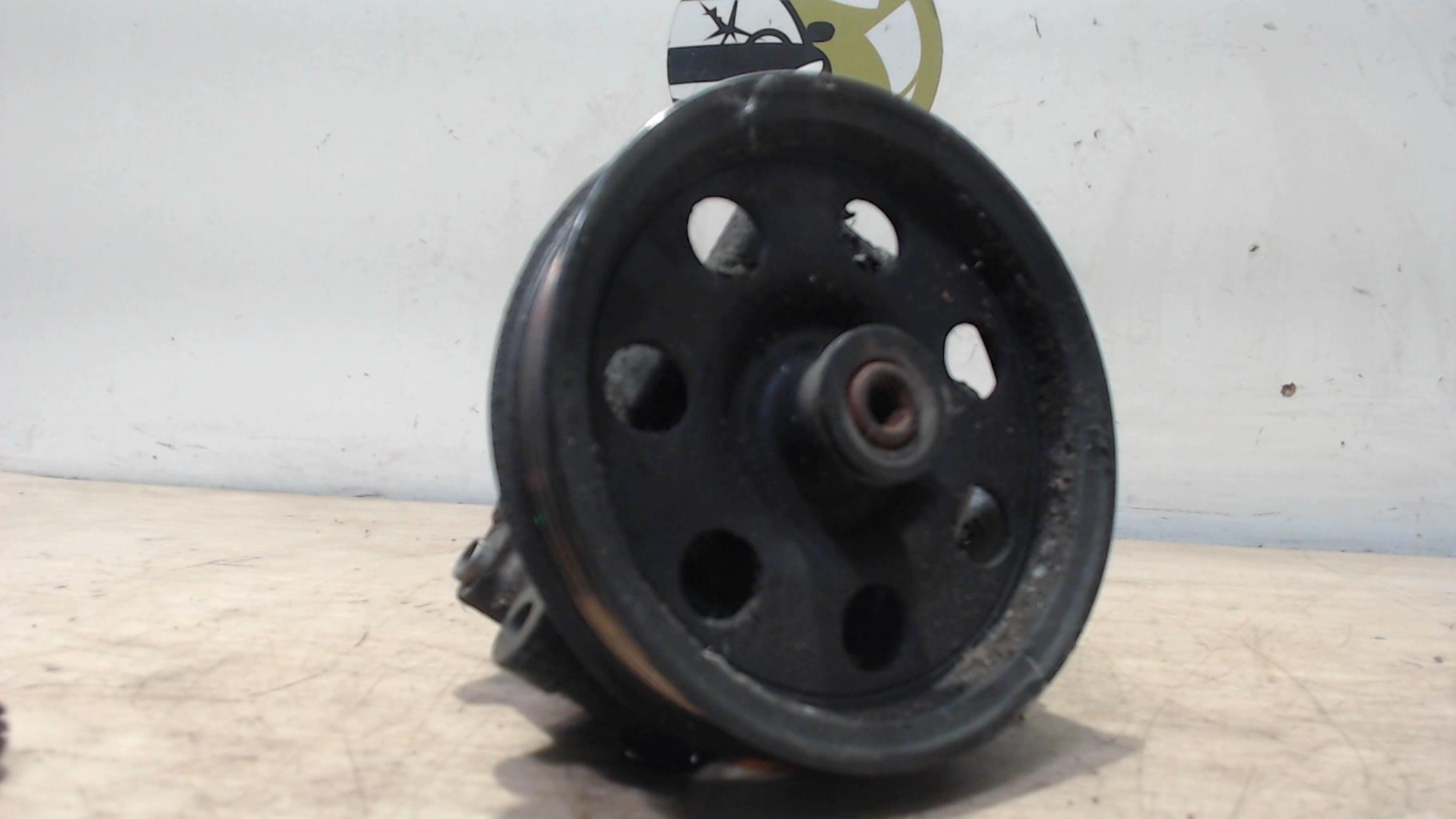Pompe de direction FORD FOCUS 1 Diesel - 1