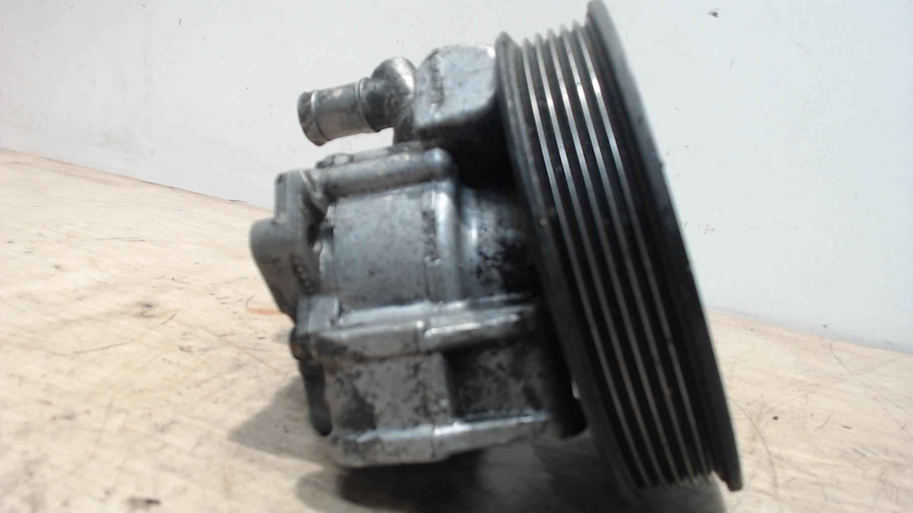 Pompe de direction MERCEDES VITO 638 Diesel - 1