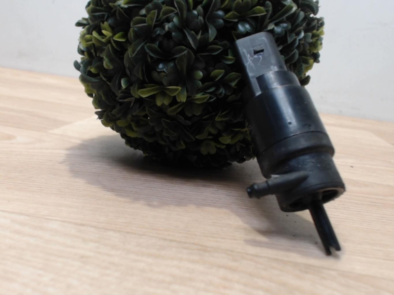 Pompe lave glace arriere VOLKSWAGEN BEETLE 2 CABRIO PHASE 1 Essence - 1