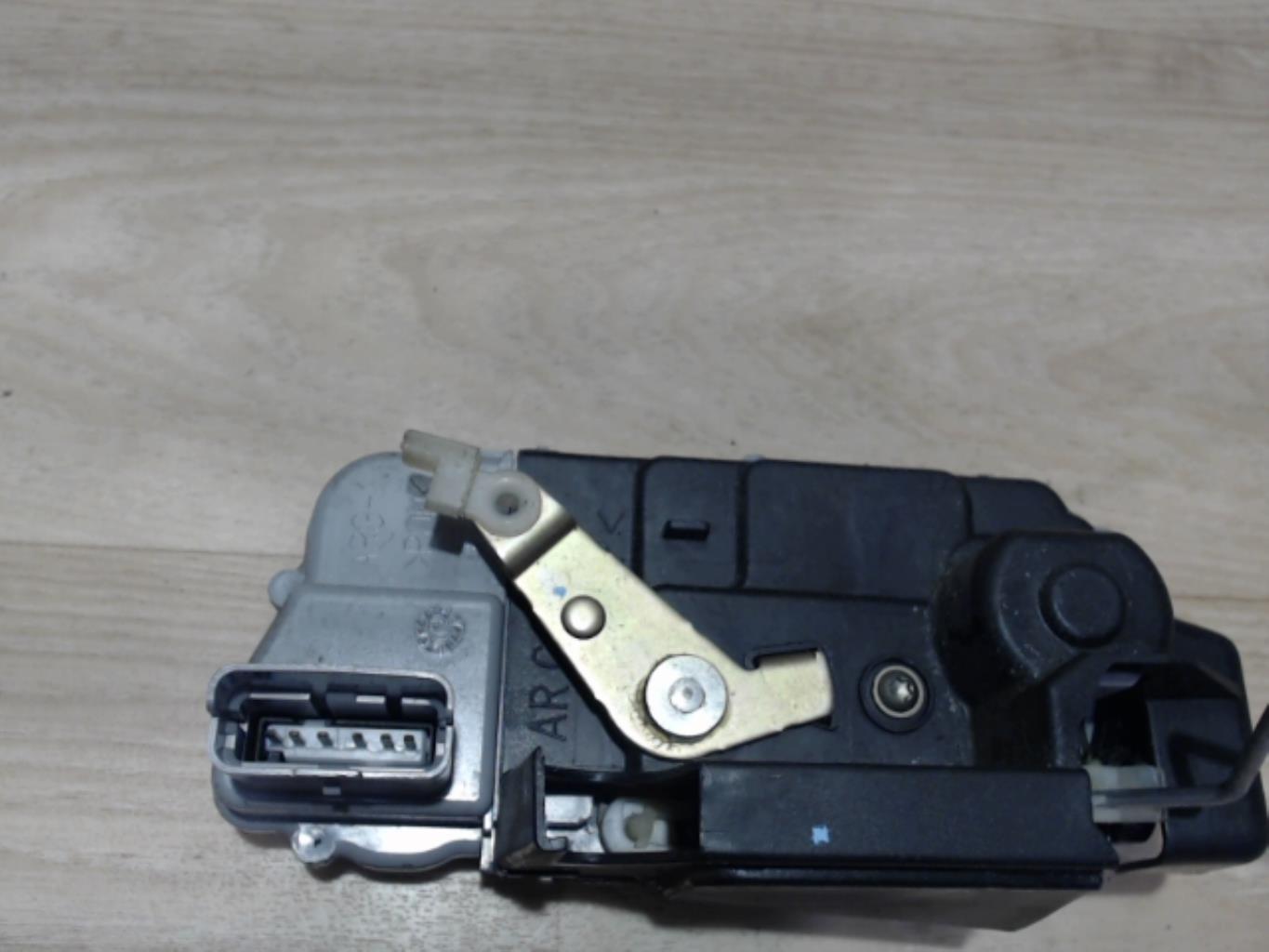 Serrure arriere gauche CITROEN C5 1 PHASE 2 Diesel - 1