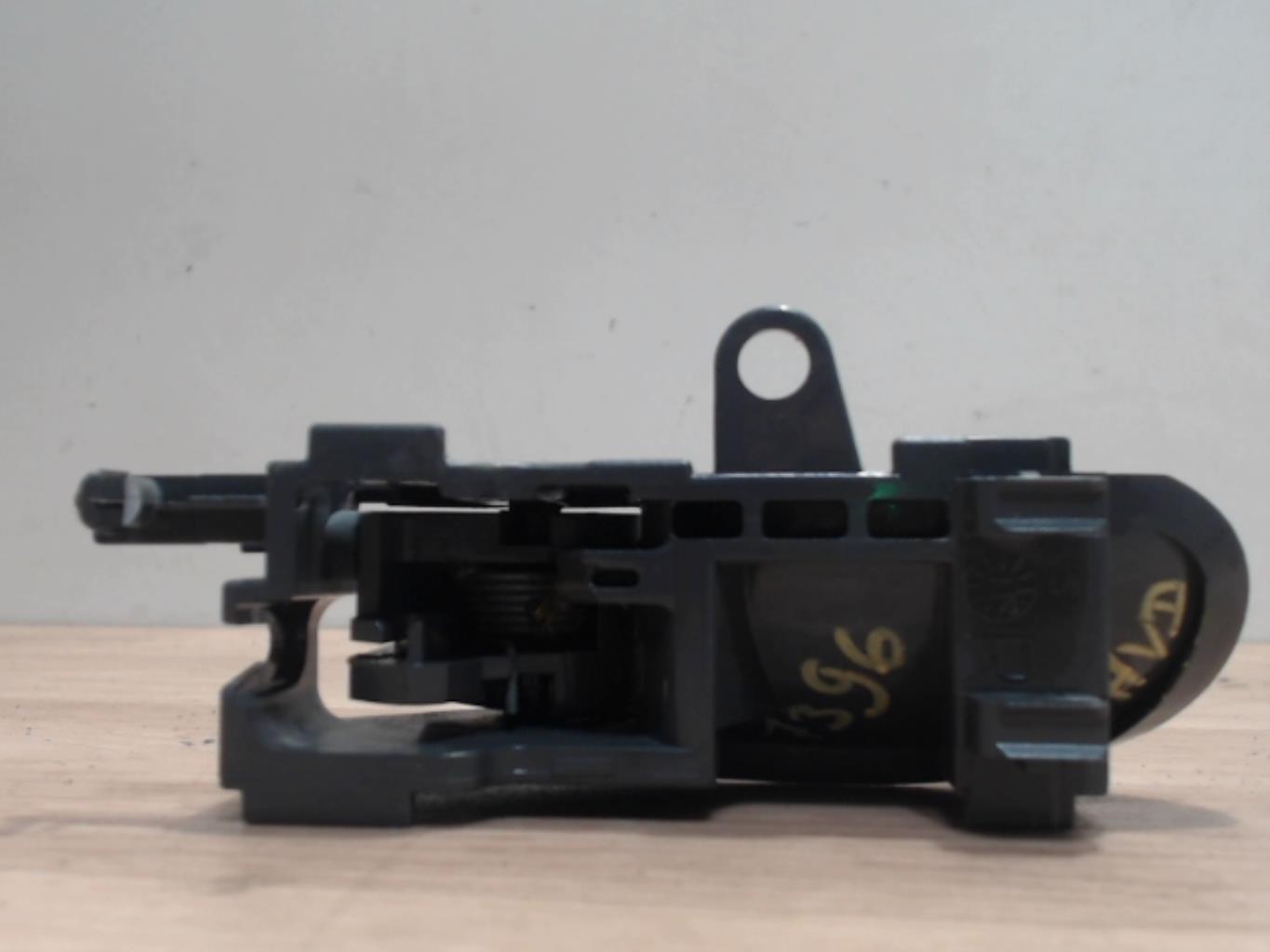 Poignee interieur avant droit CITROEN C1 1 PHASE 2 Essence - 1