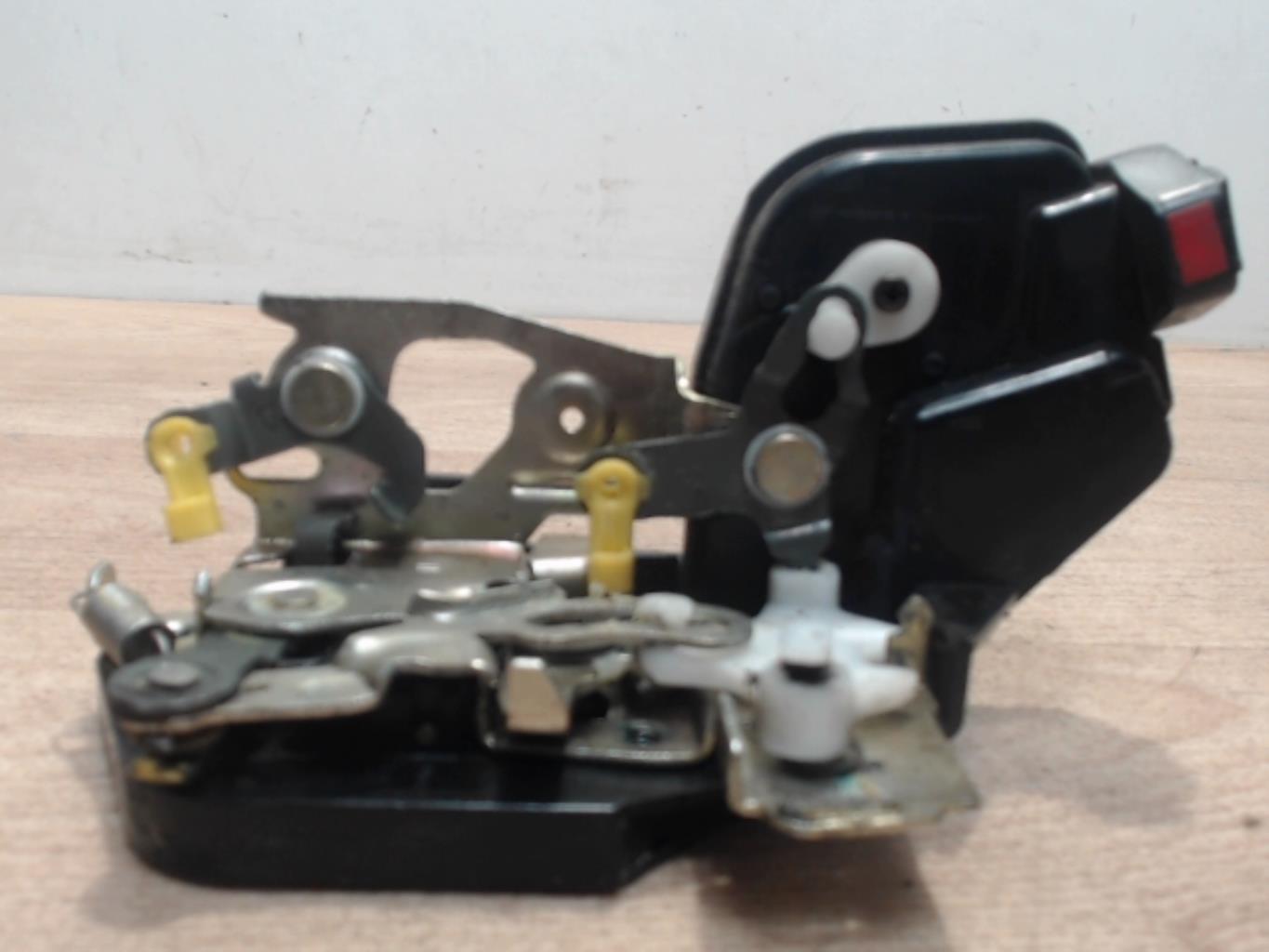 Serrure avant droit HYUNDAI MATRIX PHASE 1 Diesel - 1