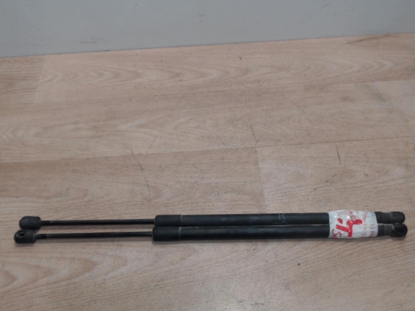 Verin de coffre TOYOTA COROLLA VERSO 2 PHASE 2 Diesel - 1
