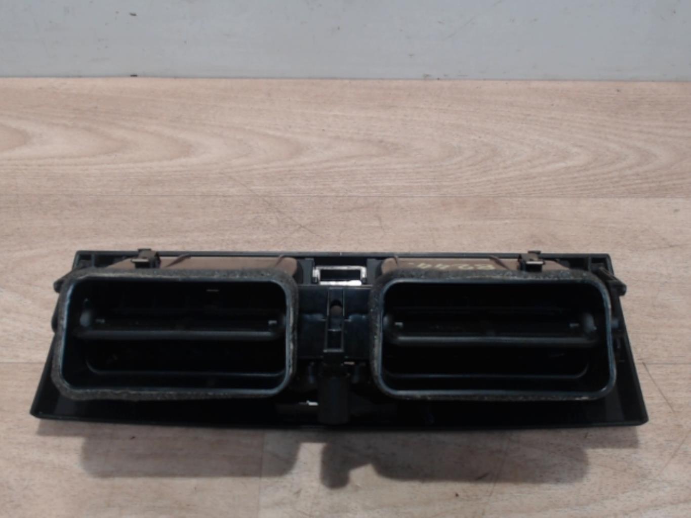 Aerateur tableau de bord BMW X3 E83 PHASE 2 Diesel - 1
