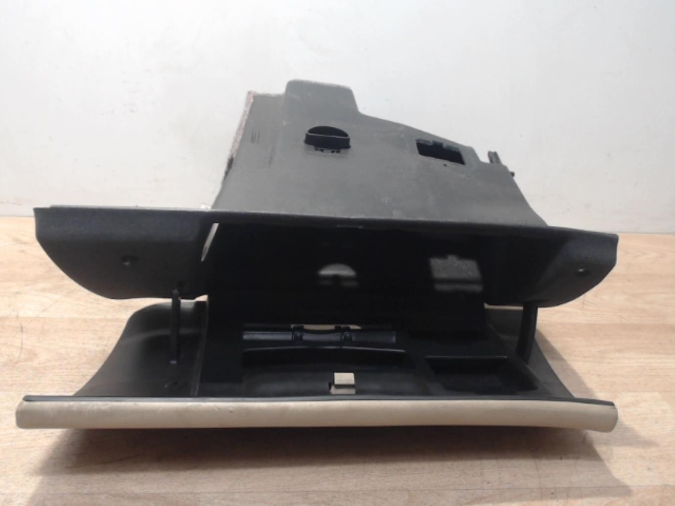 Boite a gants PEUGEOT 407 PHASE 1 Diesel - 1