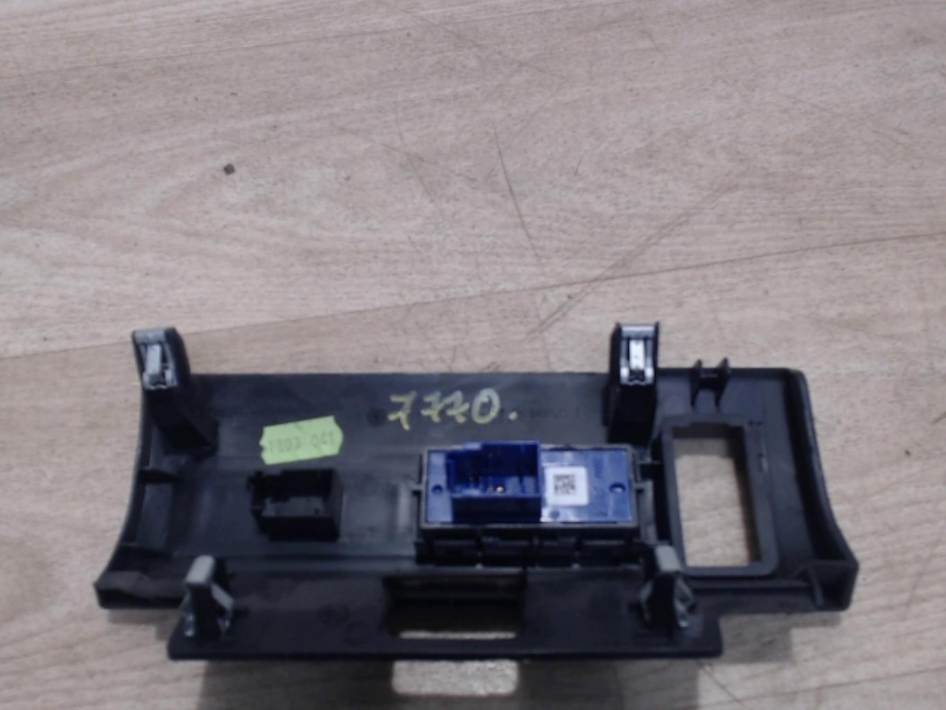 Bouton/Interrupteur PEUGEOT 308 2 PHASE 1 Essence - 1