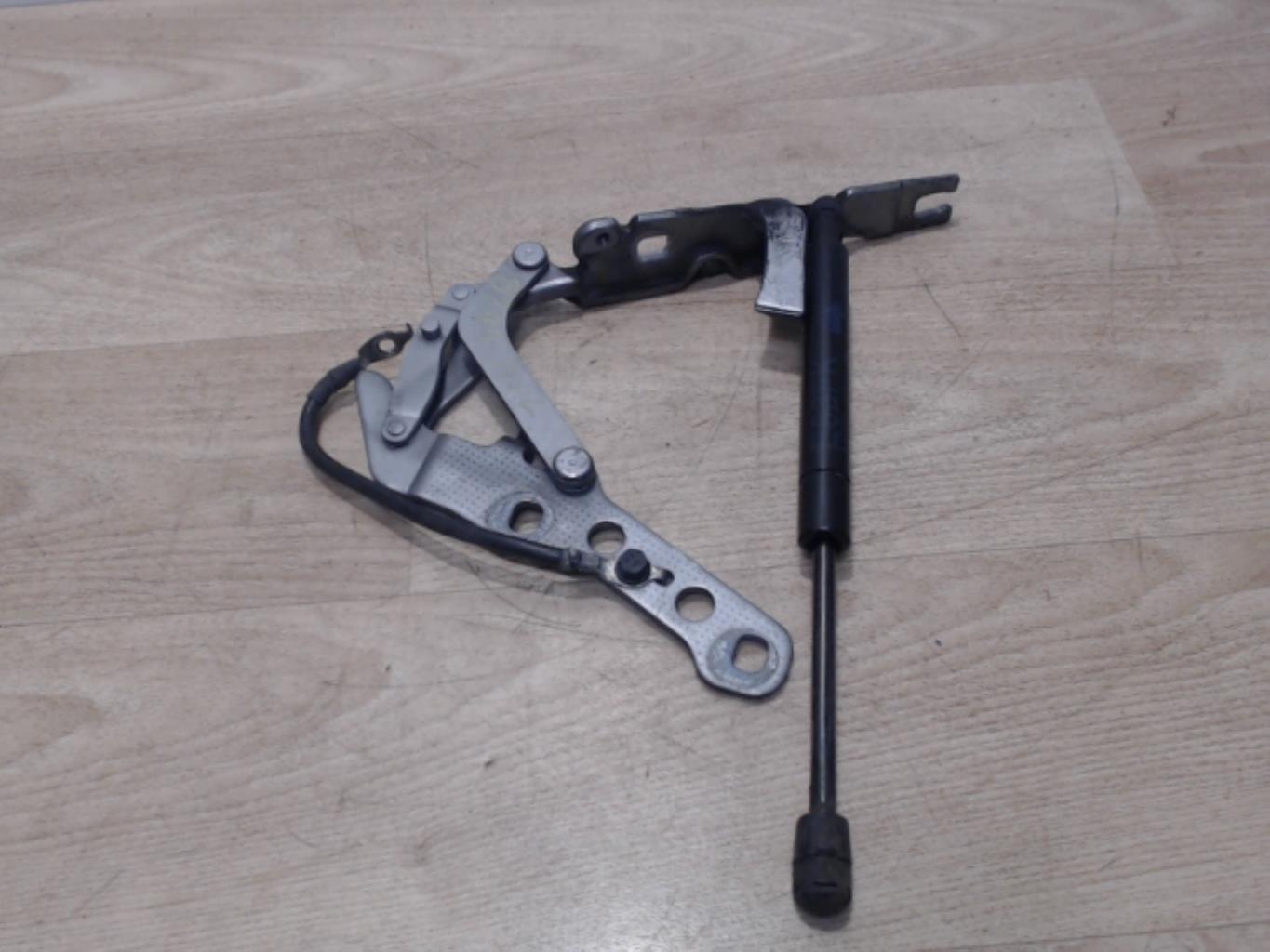 Charniere de capot BMW X3 E83 PHASE 2 Diesel - 1