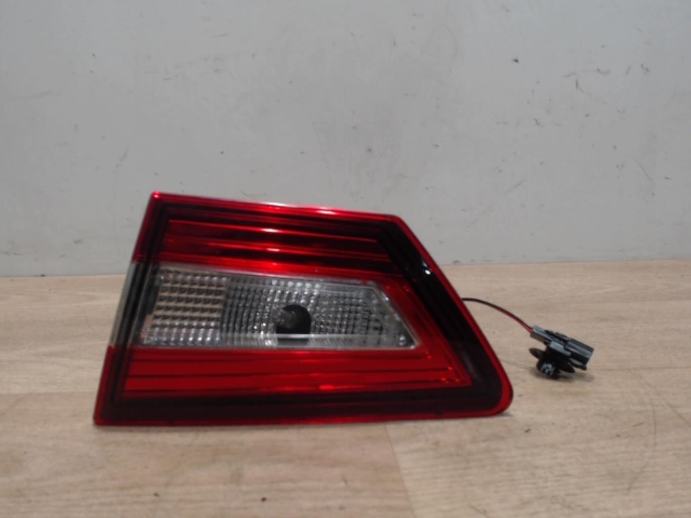 Feu arriere secondaire droit (feux) RENAULT CLIO 4 PHASE 2 Diesel - 1