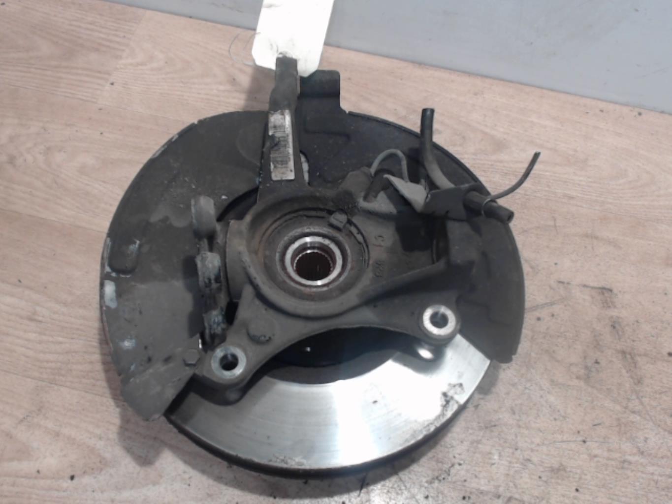 Moyeu avant gauche CITROEN C5 2 BREAK Diesel - 1