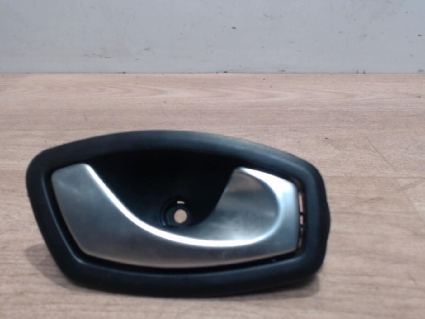 Poignee interieur avant droit RENAULT CLIO 4 PHASE 2 Diesel - 1