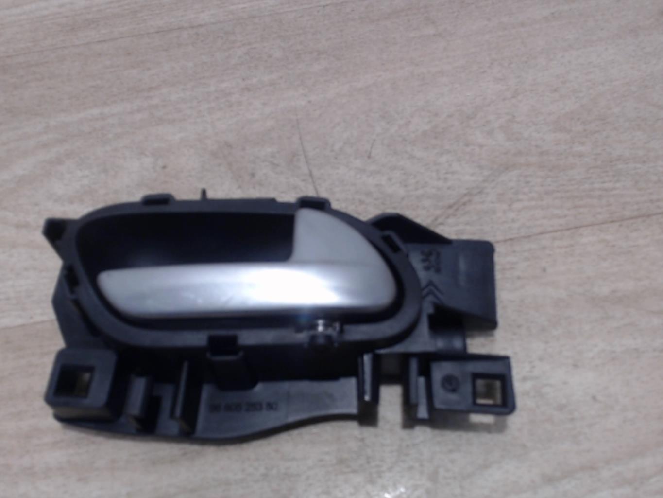 Poignee interieur avant droit CITROEN C5 2 BREAK Diesel - 1