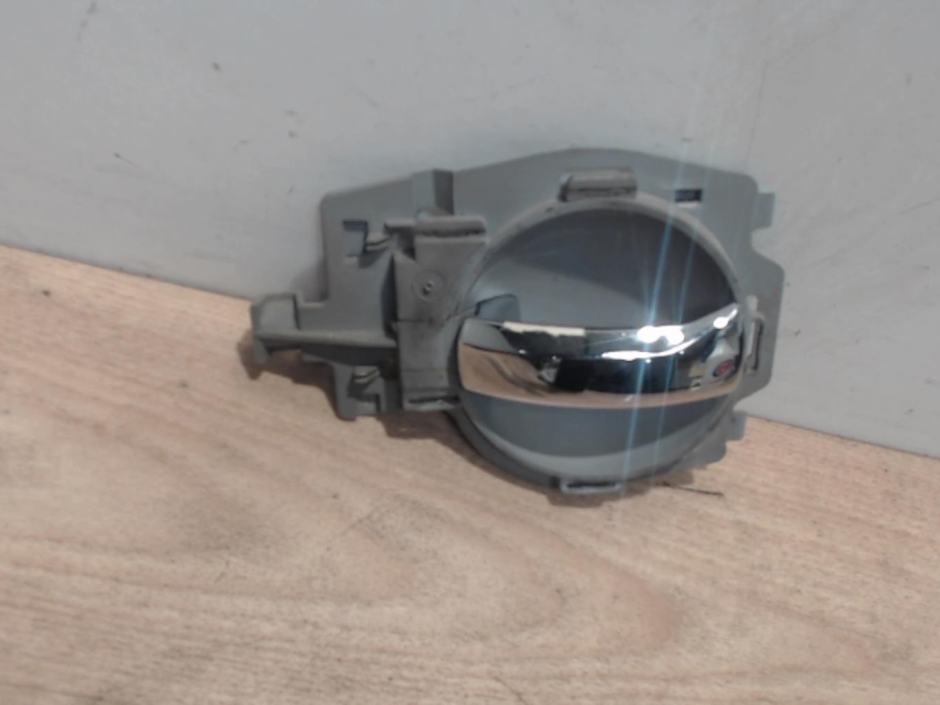 Poignee interieur avant gauche CITROEN C3 1 PHASE 1 Diesel - 1