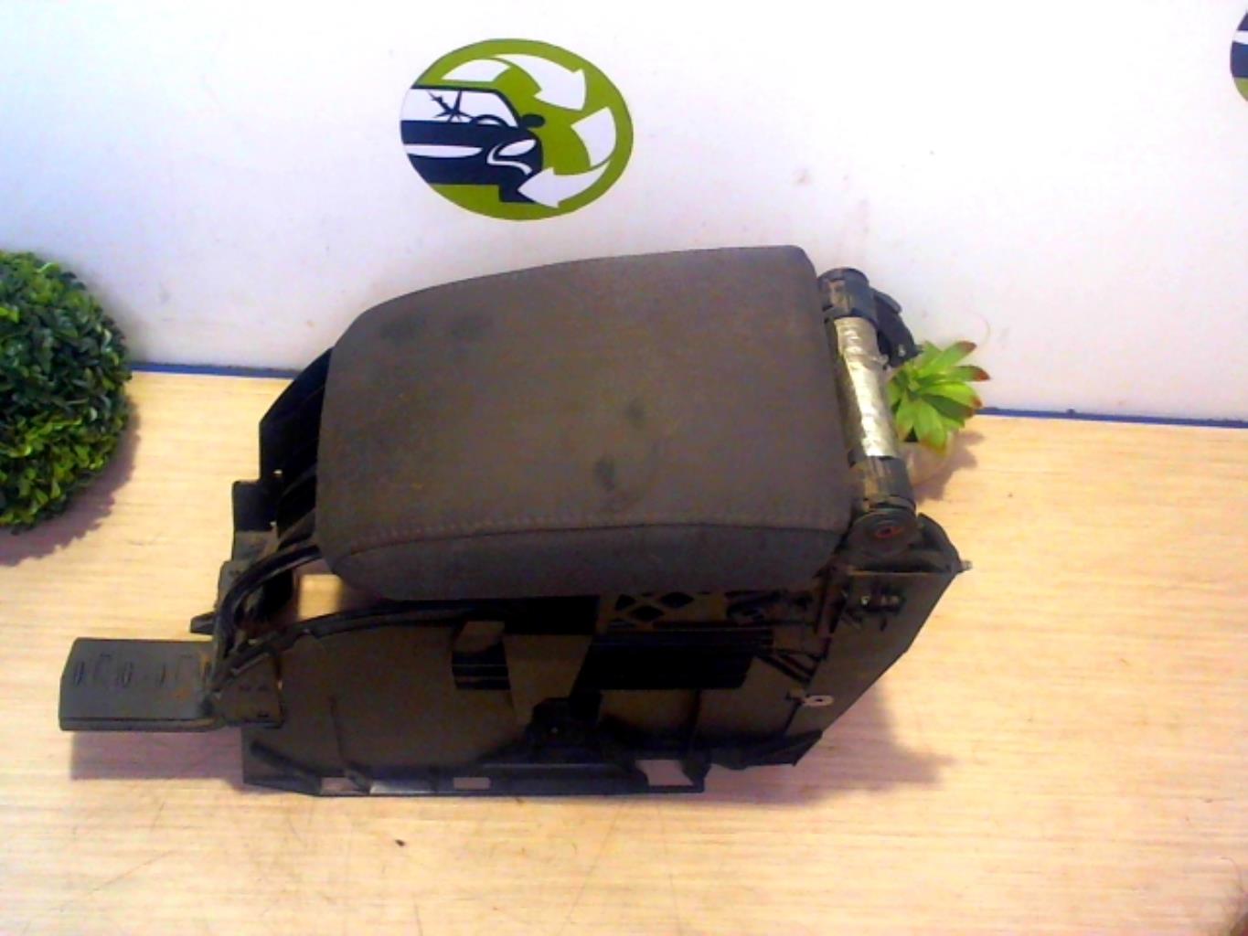 Accoudoir VOLKSWAGEN GOLF 5 Diesel - 1