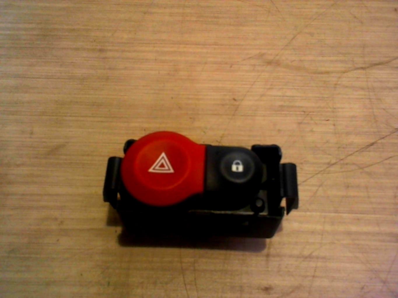 Bouton de warning RENAULT CLIO 3 PHASE 1  - 1