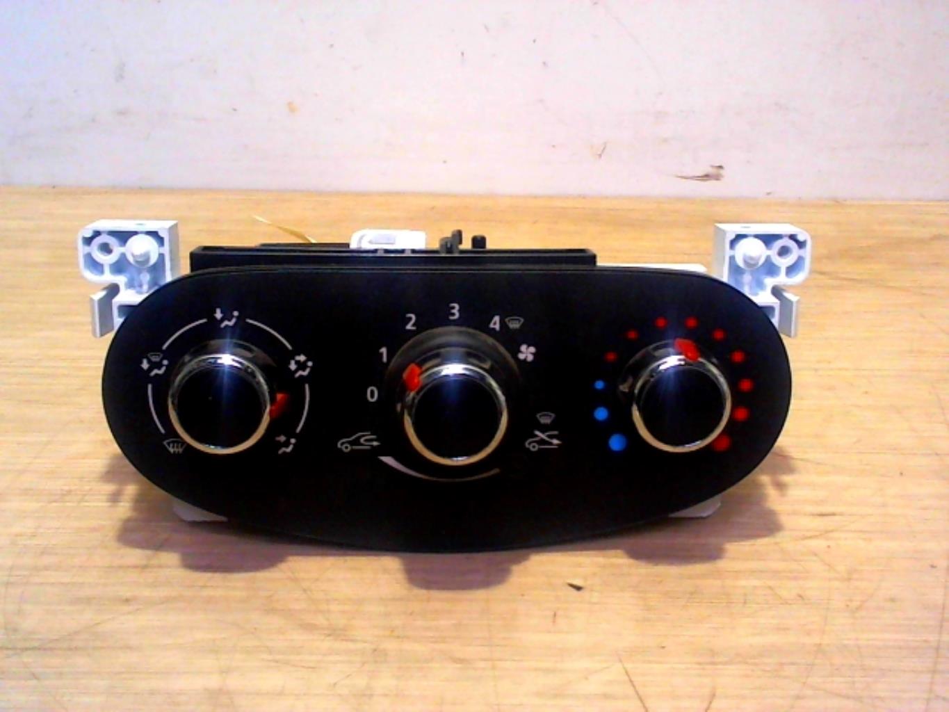 Commande chauffage DACIA DOKKER PHASE 1 Essence - 1