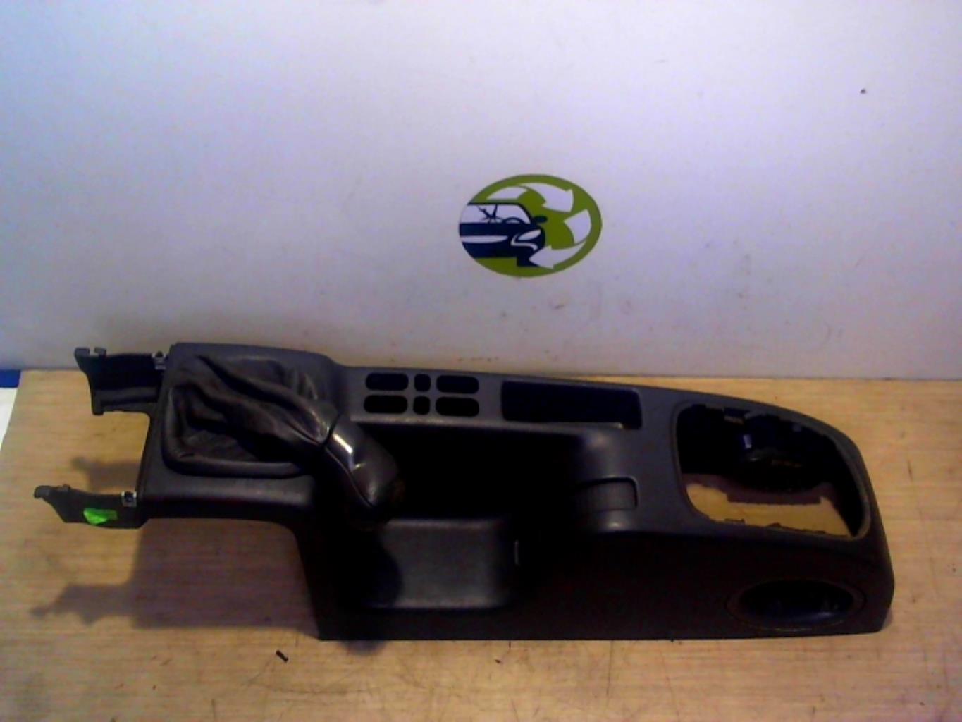 Console central (interieur plastique) MERCEDES CLASSE A 168 PHASE 2 Diesel - 1