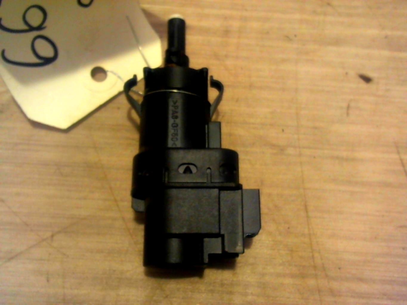 Contacteur feu stop FORD C-MAX 1 PHASE 1 Diesel - 1