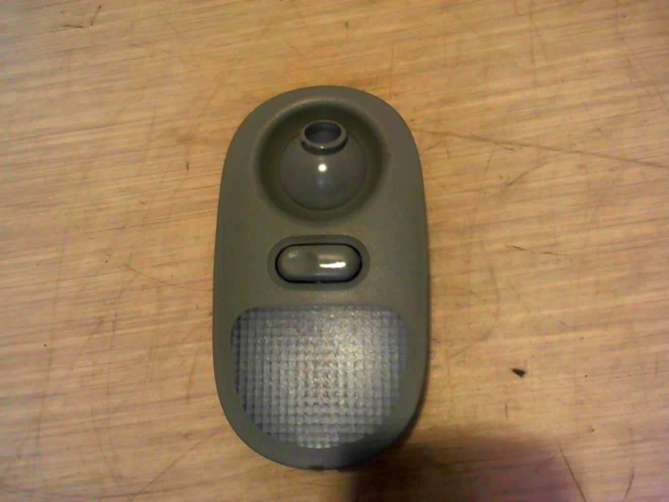 Eclairage de plafonnier RENAULT CLIO 2 PHASE 2 Diesel - 1