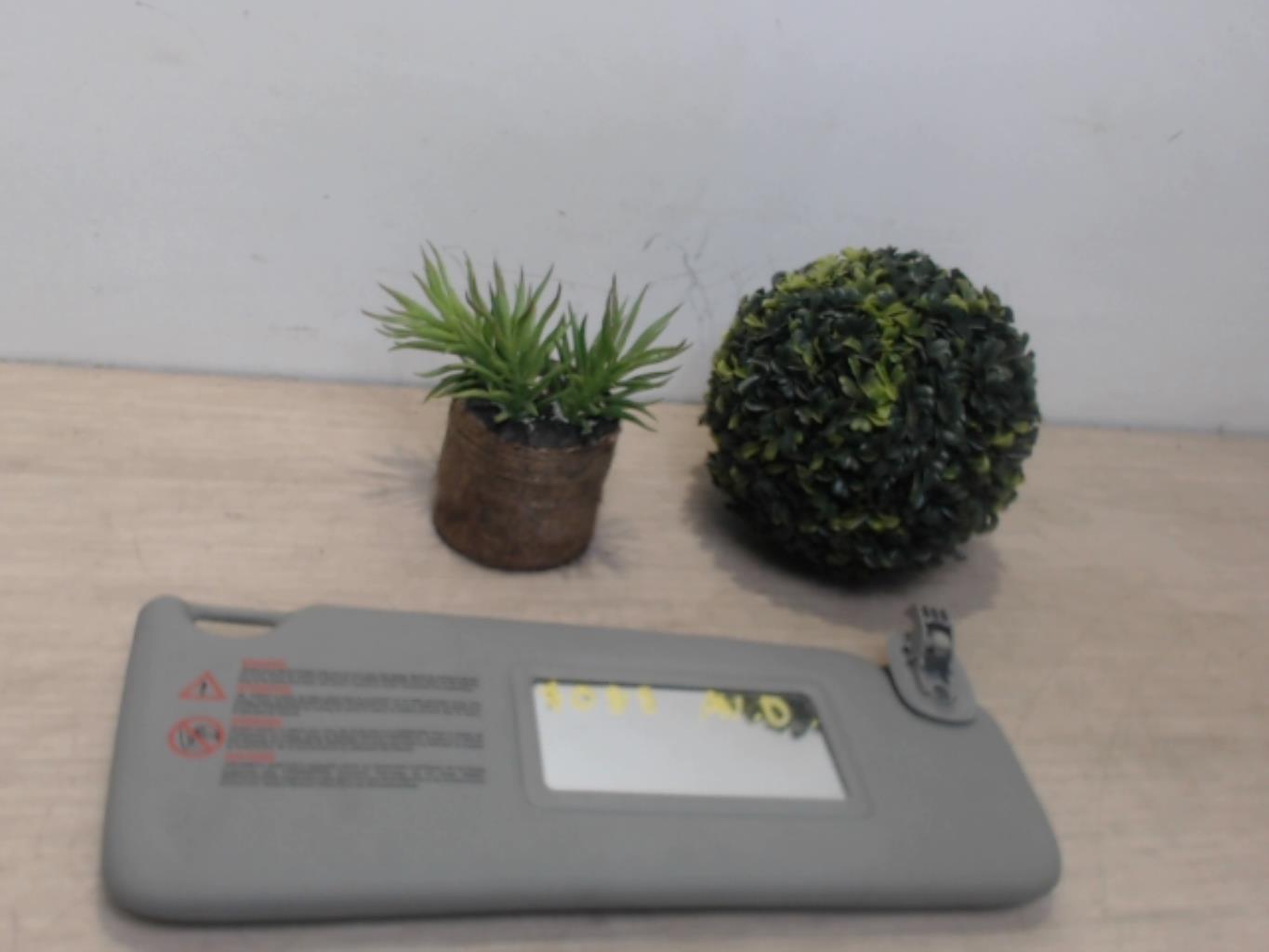 Pare soleil droit RENAULT CLIO 2 PHASE 2 Diesel - 1