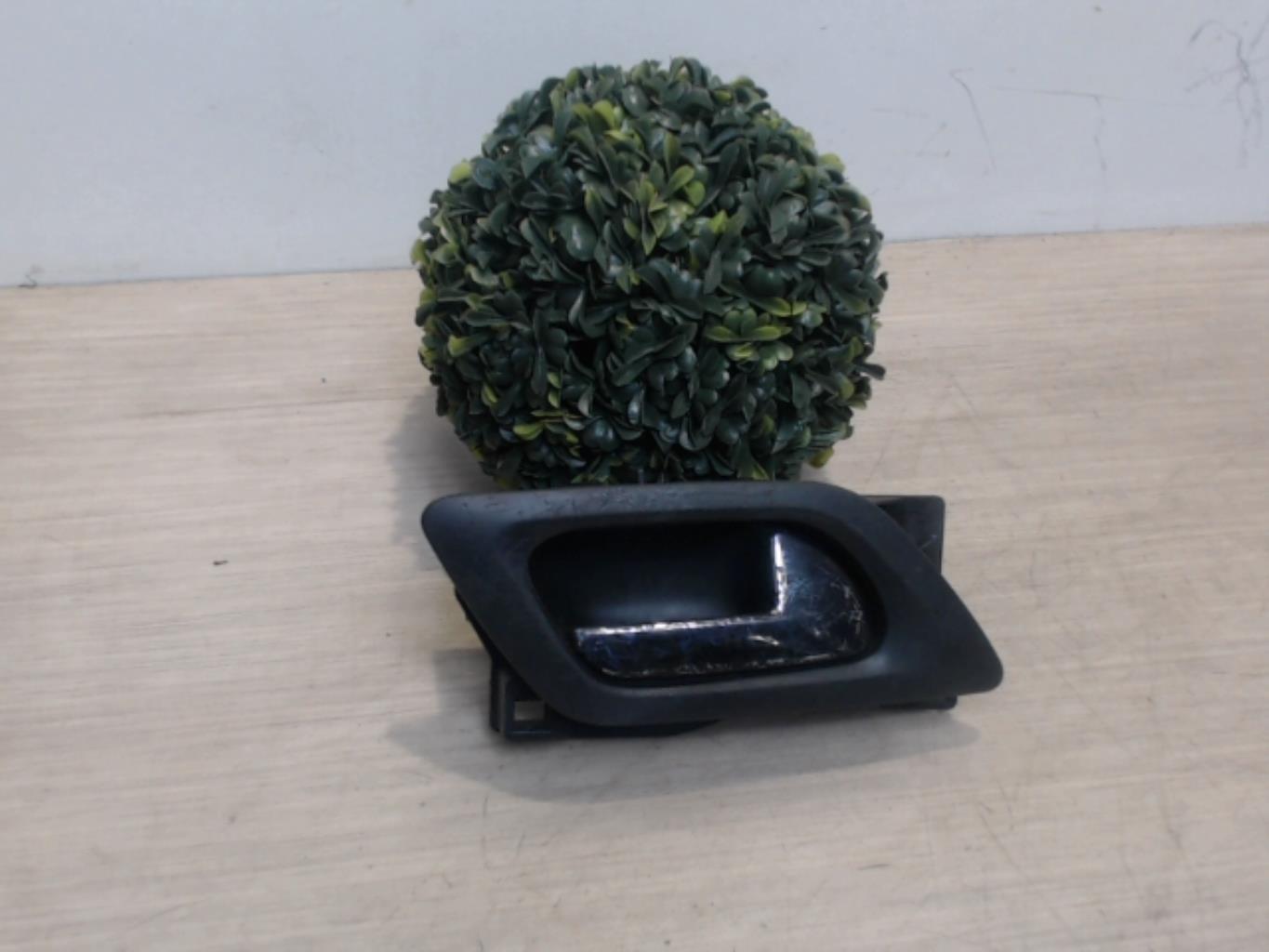 Poignee interieur avant droit CITROEN C4 1 PHASE 1 COUPE Diesel - 1