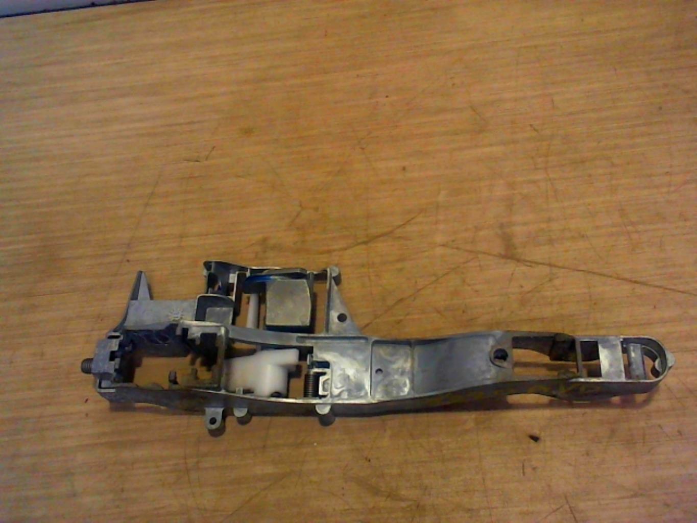 Support poignee porte avant droite CITROEN C4 PICASSO 1 Diesel - 1