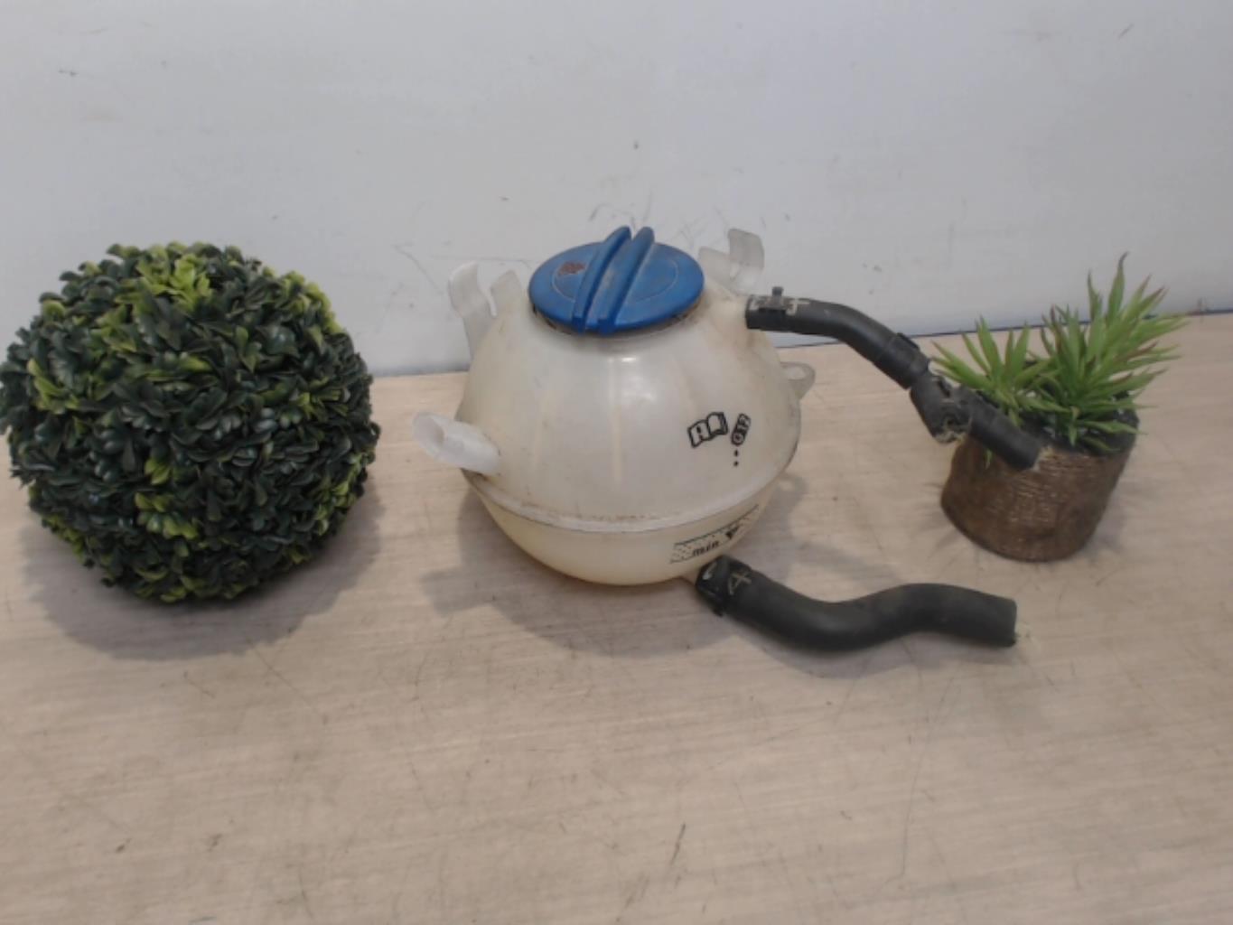 Vase d'expansion VOLKSWAGEN GOLF 6 Essence - 1