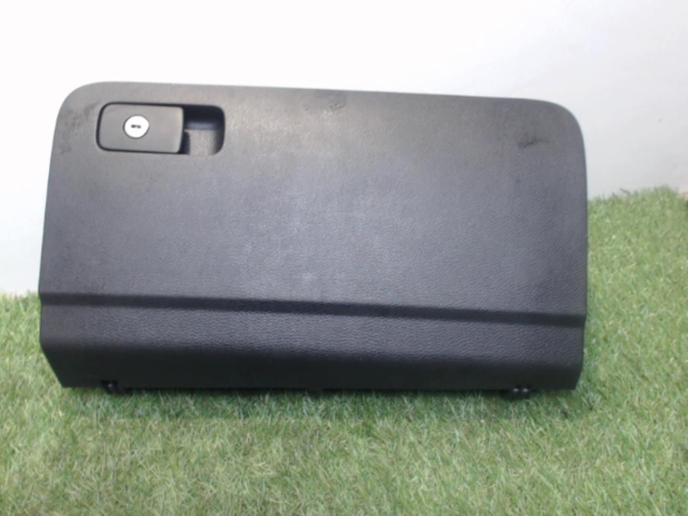 Boite a gants VOLKSWAGEN GOLF 6 Essence - 1