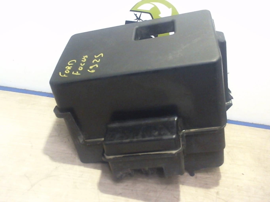 Cache batterie FORD FOCUS 1 BREAK Essence - 1