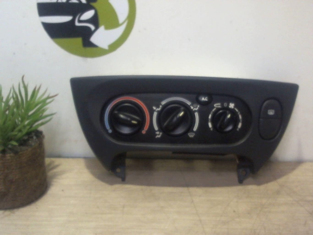 Commande chauffage RENAULT MEGANE 1 PHASE 2 Essence - 1