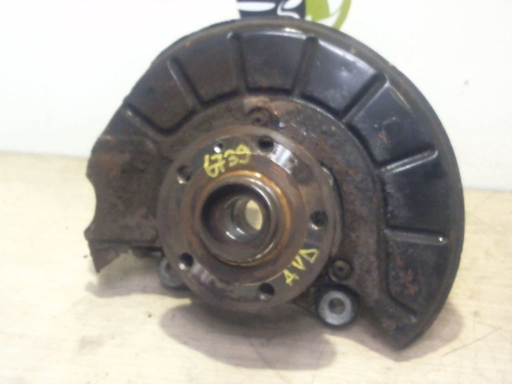 Moyeu avant droit VOLKSWAGEN PASSAT 5 Diesel - 1