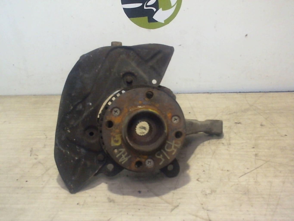 Moyeu avant gauche RENAULT R19 PHASE 1 Essence - 1