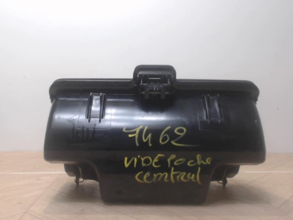 Boite a gants VOLKSWAGEN POLO 4 PHASE 2 Diesel - 1