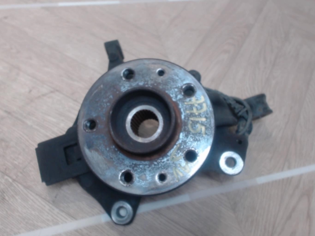 Moyeu avant droit RENAULT SCENIC 3 PHASE 2 Diesel - 1