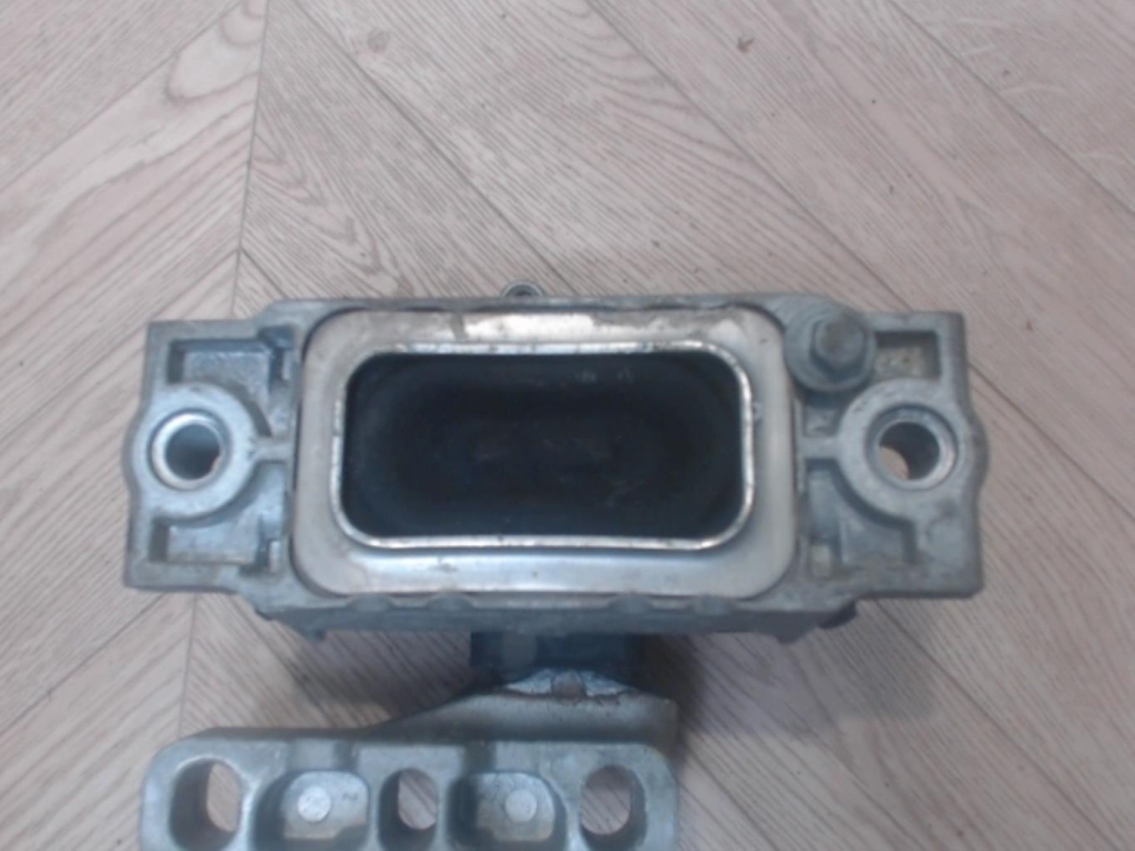 Support moteur droit VOLKSWAGEN GOLF 5 Diesel - 1