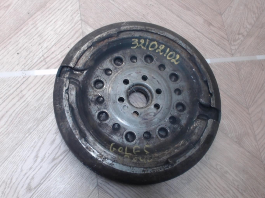 Volant moteur VOLKSWAGEN GOLF 5  - 1